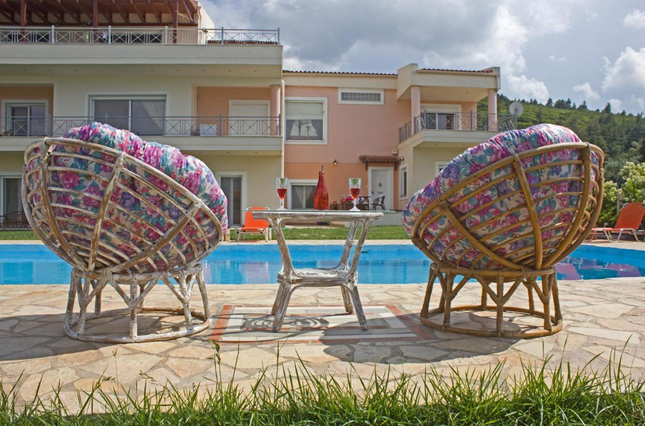 Brina'S Luxury Apartments Agioi Apostoloi  Exteriér fotografie